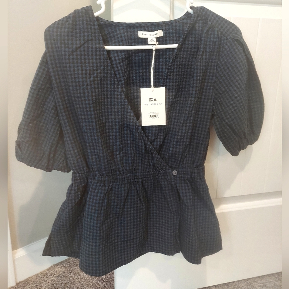 Free Assmebly Faux Wrap Top, Womens XS, Blue NWT